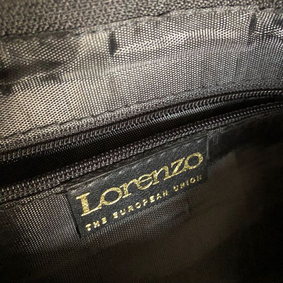 กระเป๋าถือสีดำหนังแท้ แบรนด์ Lorenzo รูปที่ 4