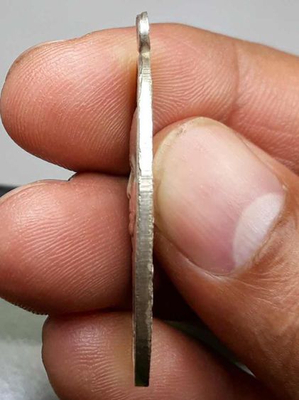 เหรียญใบขี้เหล็กหลวงปู่แผ้ว รูปที่ 4