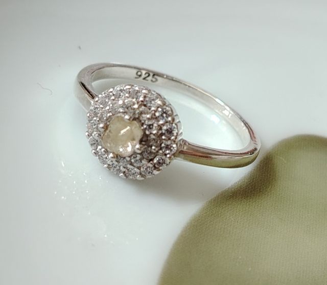 roug​h raw nature diamond
แหวนเพชรซีก​ เพชรดิบ​ -​ April​ vintage​ รูปที่ 2