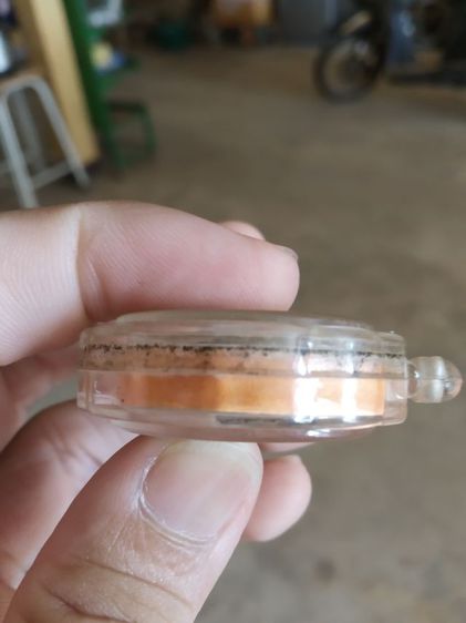 พระเนื้อผงผสมว่าน(พระรูปเหมือนพระหลวงปู่ทิมวัดละหารไร่(จังหวัดระยอง)(ออกวัดบ่อวิน)(หลังยันต์มีผงตะไบทอง)(ไม่ทราบปีไม่ทราบรุ่น))พระบ้านมงคล รูปที่ 18