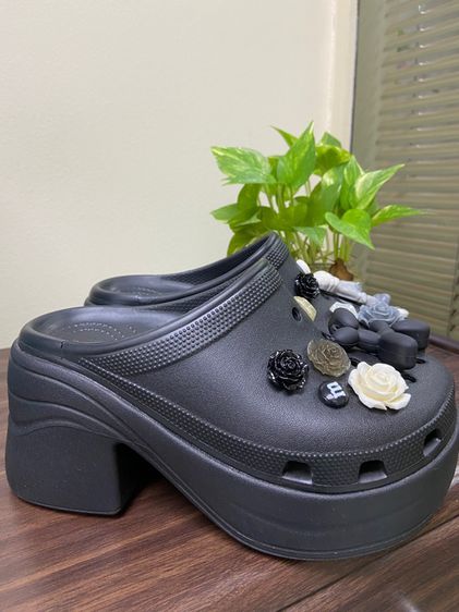 รองเท้า crocs รูปที่ 2