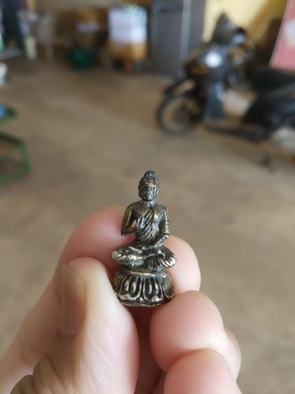 พระเนื้อโลหะพิมพ์เล็ก(พระรูปหล่อพิมพ์พระประธานพร(300302)(ไม่ทราบเนื้อโลหะไม่ทราบเกจิที่สร้าง))พระบ้านพระเครื่องรางของมงคล รูปที่ 2
