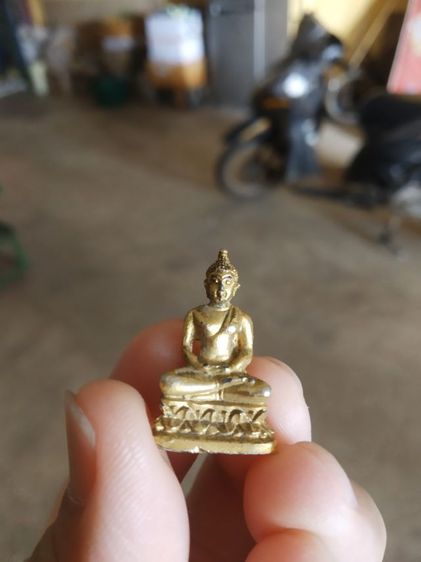 พระเนื้อกะไหล่ทองพิมพ์เล็ก(พระรูปหล่อพิมพ์พระพุทธเนื้อกะไหล่ทอง(300308)(ไม่รู้ที่มาไม่ทราบพระเกจิที่สร้าง))พระบ้านพระเครื่องรางของมงคล รูปที่ 3