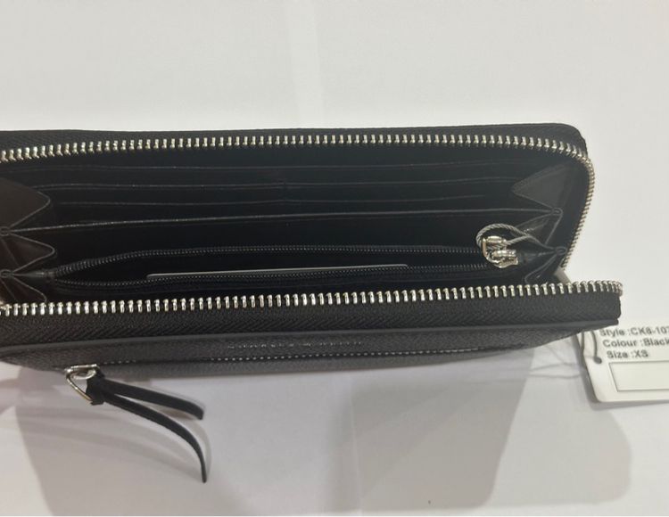 Charles and keith กระเป๋าสตางค์ สีดำ รูปที่ 3