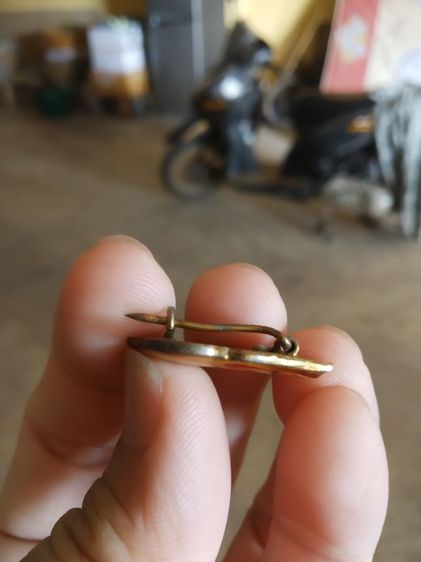 เข็มกลัด(เข็มกลัดราชการที่ห้า(เข็มกลัดชนิดเป็นเนื้อโลหะ)(ไม่รู้ที่มาไม่ทราบที่))เครื่องประดับหรือของมงคล รูปที่ 9