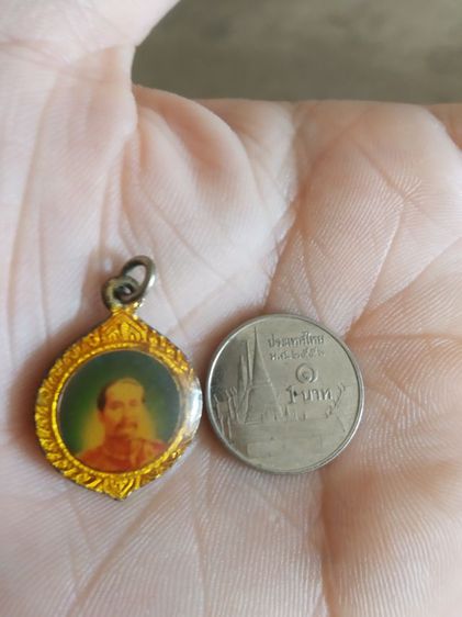 ล็อกเก็ต(ล็อกเก็ตพิมพ์เล็กรัชกาลที่ห้าหลังสมเด็จพระศรีนครินทราบรมราชชนนี)เครื่องรางของมงคล รูปที่ 2