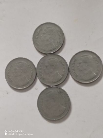 เหรียญ​ห้า​บาท​รัชกาล​ที่​๙ปี2520​ผ่าน​การ​ใช้​ รูปที่ 5