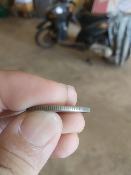 เหรียญกษาปณ์ที่ระลึก(เหรียญหนึ่งบาทเจ้าฟ้าสิรินธรบัณฑิตพระองค์แรกในมหาวิทยาลัยแห่งประเทศไทยปี2520)เหรียญที่สำคัญในวาระที่สำคัญและบุคคลสำคัญ รูปที่ 13