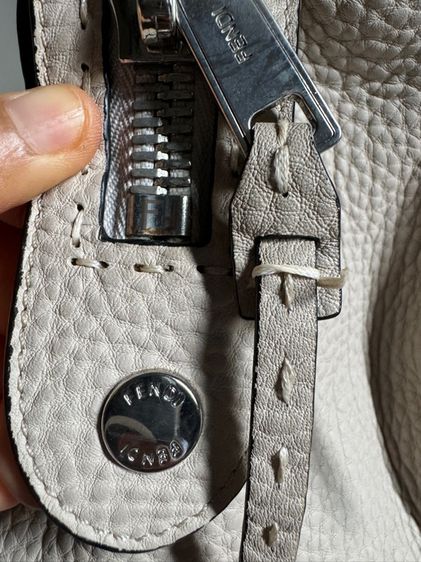 กระเป๋า Fendi สีสวย รูปที่ 9