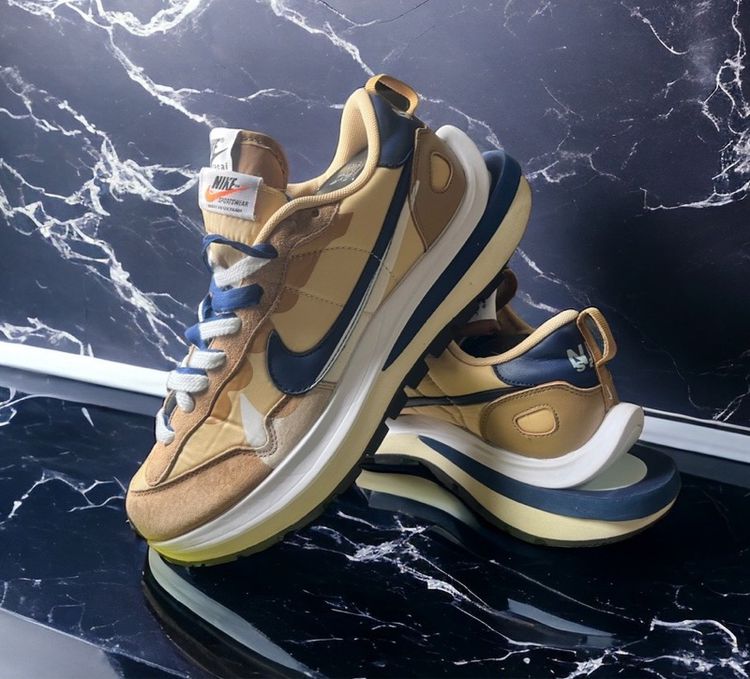 🇺🇸 sacai’s Nylon-Based Nike VaporWaffle To Release In Tan And Navy Colorway รูปที่ 8