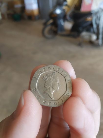 เหรียญเพนนีประเทศอังกฤษ(เหรียญ20เพนนีผลิตในปี1993ด้านหน้าของเหรียญเป็นรูปพระนางเอลิซาเบธที่2ประเทศอังกฤษ(ระดับปกติ)(ปี1993))สะสมหรือโชว์ รูปที่ 4
