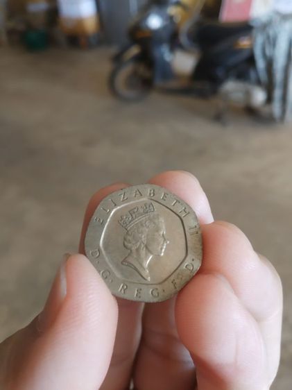เหรียญเพนนีประเทศอังกฤษ(เหรียญ20เพนนีผลิตในปี1993ด้านหน้าของเหรียญเป็นรูปพระนางเอลิซาเบธที่2ประเทศอังกฤษ(ระดับปกติ)(ปี1993))สะสมหรือโชว์ รูปที่ 17