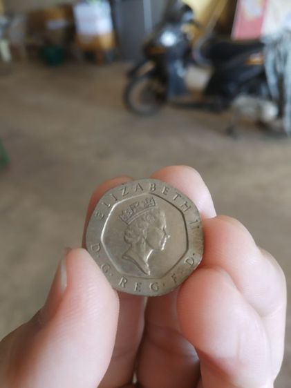 เหรียญเพนนีประเทศอังกฤษ(เหรียญ20เพนนีผลิตในปี1993ด้านหน้าของเหรียญเป็นรูปพระนางเอลิซาเบธที่2ประเทศอังกฤษ(ระดับปกติ)(ปี1993))สะสมหรือโชว์ รูปที่ 2