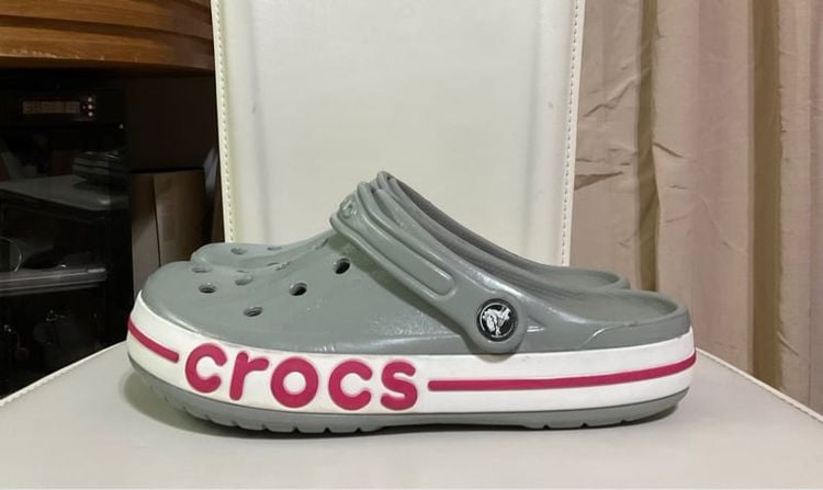 รองเท้าแตะหัวโต Crocs