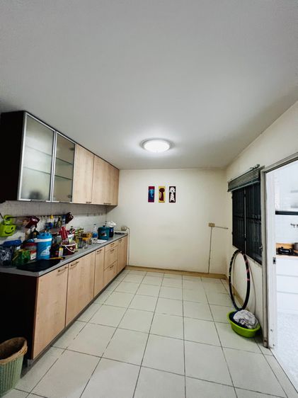 ขายทาวน์โฮมส์ 3 ห้องนอน 2 ห้องน้ำ พร้อมเฟอร์นิเจอร์ครบครัน  พร้อมอยู่ รูปที่ 2