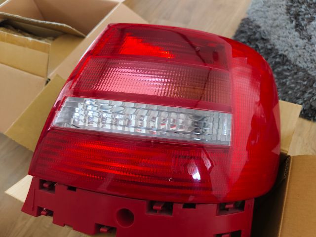 ไฟท้าย Audi A4 B5 ปี99-2000 ของแท้ ของใหม่ ครบคู่ หายาก สำหรับท่านที่รักรุ่นนี้ สะสมรุ่นนี้เก็บแบบเนี๊ยบๆ รูปที่ 12