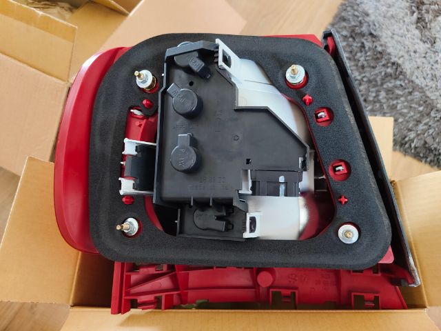 ไฟท้าย Audi A4 B5 ปี99-2000 ของแท้ ของใหม่ ครบคู่ หายาก สำหรับท่านที่รักรุ่นนี้ สะสมรุ่นนี้เก็บแบบเนี๊ยบๆ รูปที่ 13