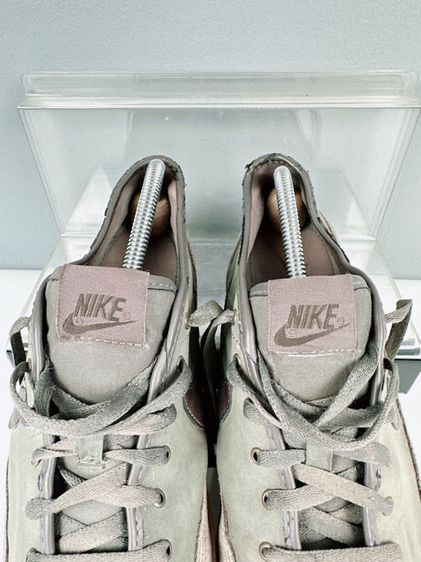 รองเท้า Nike Sz.11us45eu29cm สีเขียว นิ้วก้อยซ้ายมีติดกาวเพิ่ม นอกนั้นสวย ทรงพื้นบางใส่สบาย ใส่เที่ยวลำลองดี รูปที่ 11