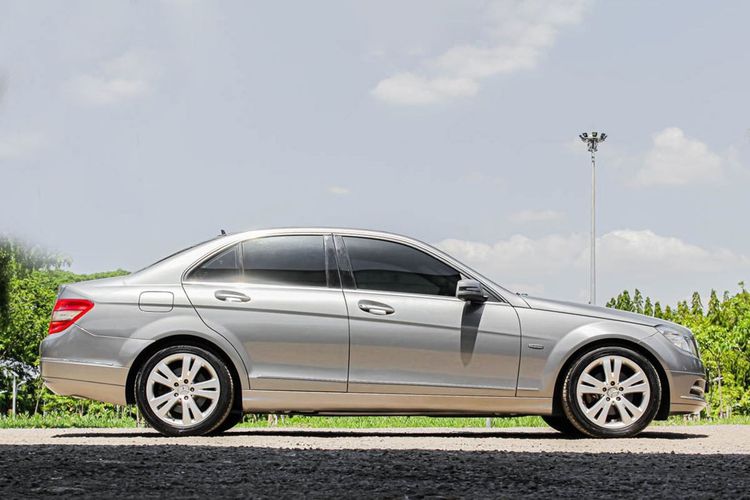 Mercedes-Benz C-Class 2010 C200 CGI Sedan เบนซิน ไม่ติดแก๊ส เกียร์อัตโนมัติ เทา รูปที่ 4