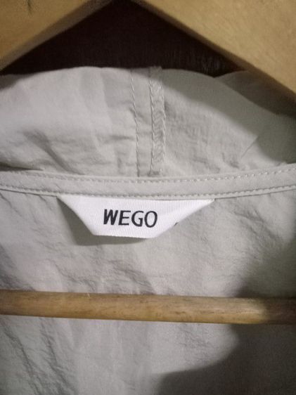 เสื้อคลุม แบรนด์ญี่ปุ่น WeGo อกได้ถึง52 ยาว 22 นิ้ว ไหล่กว้าง8 นิ้ว  ยาว19 นิ้ว ใหม่ มีซิปหน้า กระดุมแป๊ก มีกระเป๋า ช่วงเอวรูดได้ รูปที่ 2