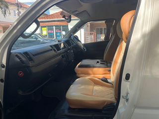 Toyota Commuter 2015 เกียร์ออโต้ รถตู้ป้ายเหลือง