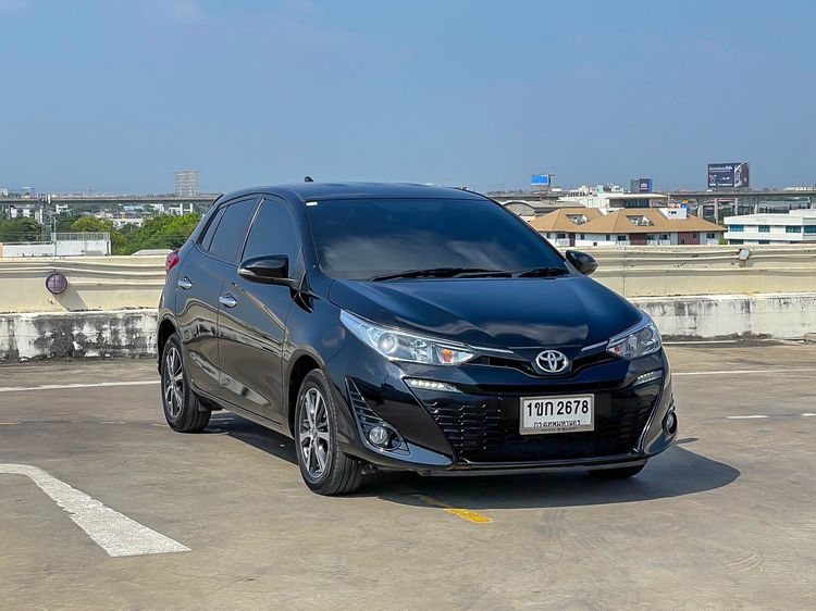 Toyota Yaris 2020 1.2 High Sedan เบนซิน ไม่ติดแก๊ส เกียร์อัตโนมัติ ดำ รูปที่ 3