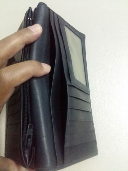 กระเป๋าสตางค์ Guylaroche ใบยาว 2 พับ สีดำ หนังเรียบ โลโก้GL หนังแท้ ขนาด 9 × 18cm. สภาพสวยมากเดิมๆ เจ้าของเก็บรักษาอย่างดี ไว้สะสม รูปที่ 4