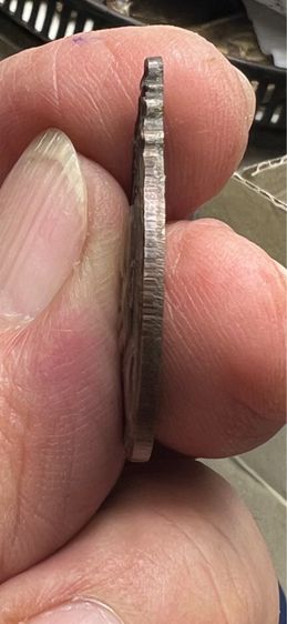 เหรียญ ปู่แหวนปี 2521 สวยเดิมๆ รูปที่ 2