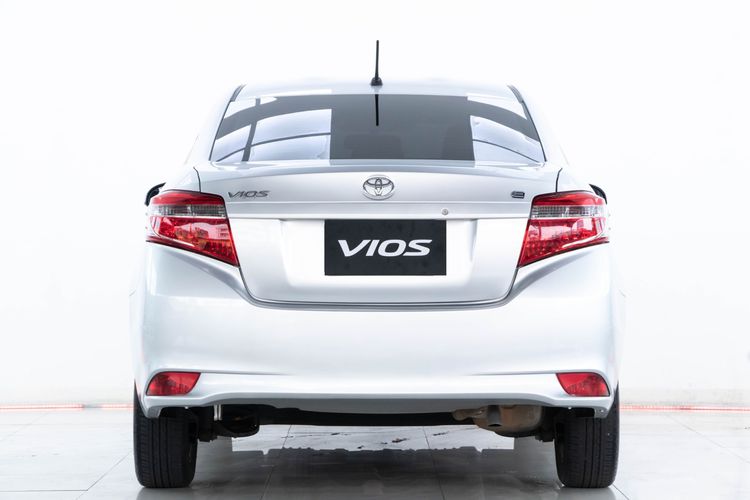 Toyota Vios 2015 1.5 E Sedan เบนซิน ไม่ติดแก๊ส เกียร์อัตโนมัติ เทา รูปที่ 4