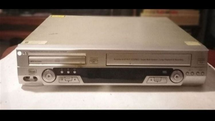 เครื่อง​เล่น​วิ​ดิโอ​พร้อม​รีโมต​และ​คู่มือ​ รูปที่ 4