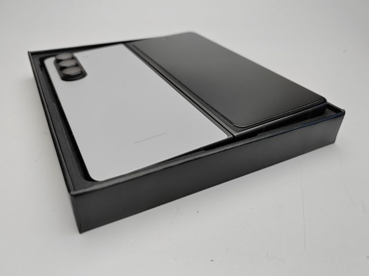 Samsung Galaxy Z Fold 5 สีเทา (สีพิเศษ) 256 Gb ram 12 Gb ประกันเหลือเครื่องใหม่เอี่ยมครบกล่อง 36500.- รูปที่ 7