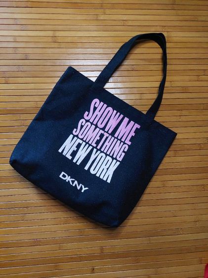 กระเป๋าผ้า DKNY รูปที่ 2