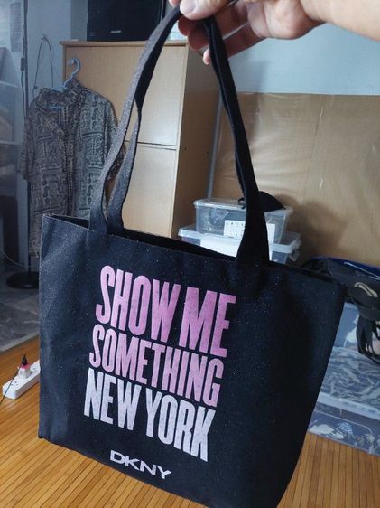 กระเป๋าผ้า DKNY รูปที่ 4
