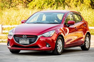 Mazda2 1.3 HighPlus Sport ปี 2016 สีแดงมือเดียวป้ายแดง 
