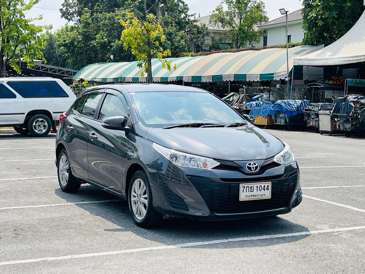 Toyota Yaris 2018 1.2 E Sedan เบนซิน ไม่ติดแก๊ส เกียร์อัตโนมัติ ดำ รูปที่ 3