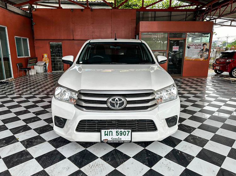 Toyota Hilux Revo 2018 2.4 J Plus Pickup เบนซิน ไม่ติดแก๊ส เกียร์ธรรมดา ขาว รูปที่ 2