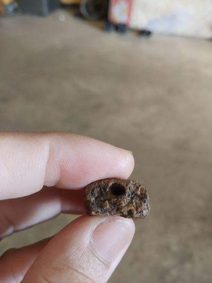 พระเนื้อผสมมวลสาร(พระหลวงปู่ทวดเก่าหลังเรียบ(ว่านผสมชานหมาก)(ไม่ทราบพระเกจิที่สร้าง)(ไม่ทราบรุ่นไม่ทราบอายุ))พระบ้านพระเครื่องรางของมงคล รูปที่ 16