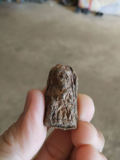 พระเนื้อผสมมวลสาร(พระหลวงปู่ทวดเก่าหลังเรียบ(ว่านผสมชานหมาก)(ไม่ทราบพระเกจิที่สร้าง)(ไม่ทราบรุ่นไม่ทราบอายุ))พระบ้านพระเครื่องรางของมงคล รูปที่ 5