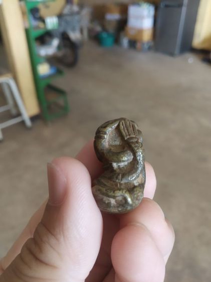 พระเนื้อโลหะทองเหลือง(พระรูปหล่อพระปิดตายันต์ยุ่ง(ทรงหนา)(ไม่ทราบพระเกจิที่สร้าง))พระบ้านพระเครื่องรางของมงคล รูปที่ 15