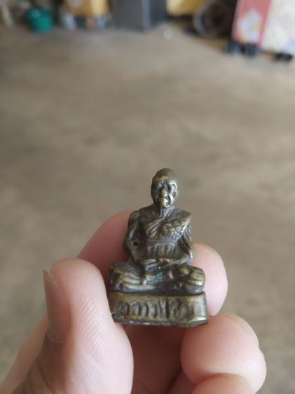 พระเนื้อทองเหลือง(พระรูปหล่อพระหลวงปู่สม(ไม่ทราบพระเกจิที่สร้าง)(ไม่รู้ที่มาไม่ทราบอายุ))พระบ้านพระเครื่องรางของมงคล รูปที่ 8