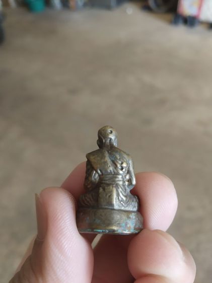 พระเนื้อทองเหลือง(พระรูปหล่อพระหลวงปู่สม(ไม่ทราบพระเกจิที่สร้าง)(ไม่รู้ที่มาไม่ทราบอายุ))พระบ้านพระเครื่องรางของมงคล รูปที่ 10