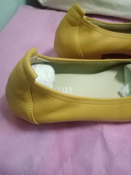 รองเท้าผู้หญิง ไซส์ 34 แบรนด์ Chou สีเหลืองมัสตาร์ด ใส่น้อยครั้ง จากภาพส้นรองเท้าได้ เหมือนได้รองเท้าใหม่ ไม่มีกล่องมห้นะคะ มีถุงผ้าแทนให้คะ รูปที่ 14