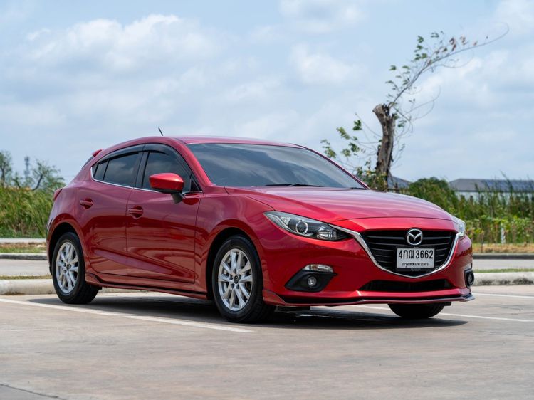 Mazda Mazda3 2015 2.0 C Sedan เบนซิน ไม่ติดแก๊ส เกียร์อัตโนมัติ แดง