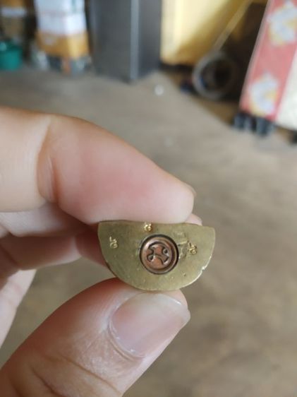 พระเนื้อกะไหล่ทอง(พระรูปหล่อเนื้อทองเหลืองพระกริ่งพิมพ์พระพุทธ(ฐานอุดกริ่งสั่นได้)(ไม่ทราบพระเกจิที่สร้าง))พระบ้านพระเครื่องรางของมงคล รูปที่ 18