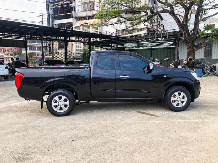 Nissan Navara 2018 2.5 E Pickup เบนซิน ไม่ติดแก๊ส เกียร์ธรรมดา ดำ รูปที่ 3