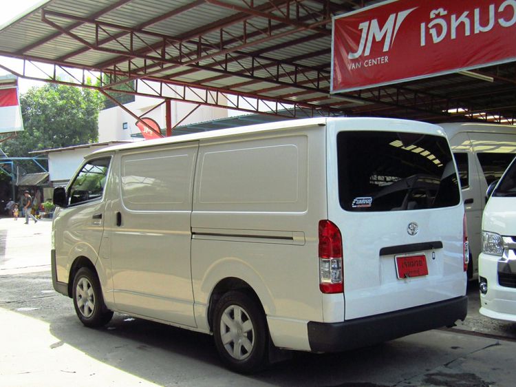 Toyota Hiace 2014 3.0 Economy Van ดีเซล ไม่ติดแก๊ส เกียร์ธรรมดา ขาว รูปที่ 4