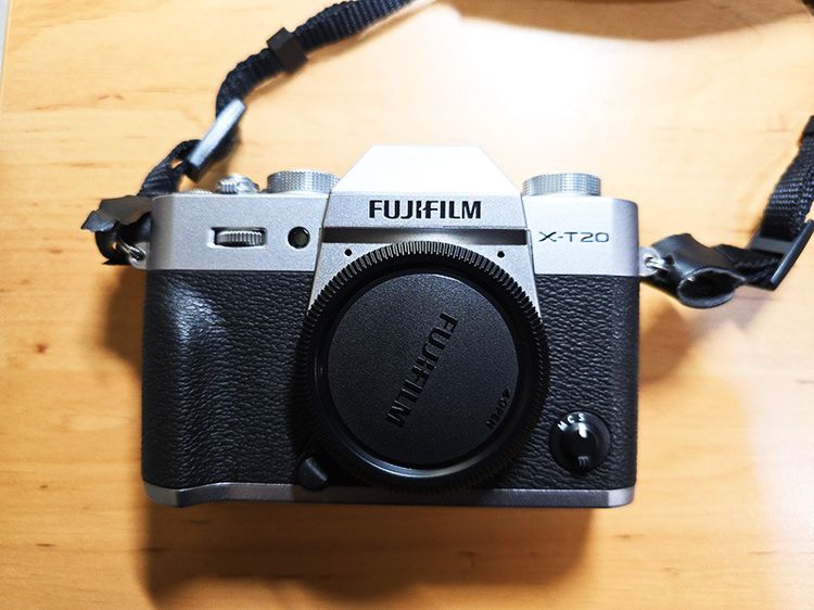 ขายกล้อง FUJIFILM X-T20 พร้อมเลนส์ 18-55 สุดยอดกล้องดิจิตอลมิลเลอร์เลส คุณภาพไปไกลเกินราคามากๆ ไฟล์สวยสีหวานมาก ซื้อมาสี่หมื่นหกขายถูก รูปที่ 2