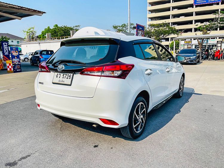 Toyota Yaris 2020 1.2 Sport Premium Sedan เบนซิน ไม่ติดแก๊ส เกียร์อัตโนมัติ ขาว รูปที่ 4