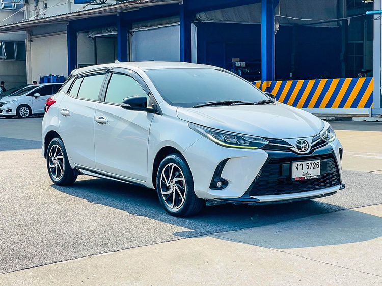 Toyota Yaris 2020 1.2 Sport Premium Sedan เบนซิน ไม่ติดแก๊ส เกียร์อัตโนมัติ ขาว รูปที่ 3