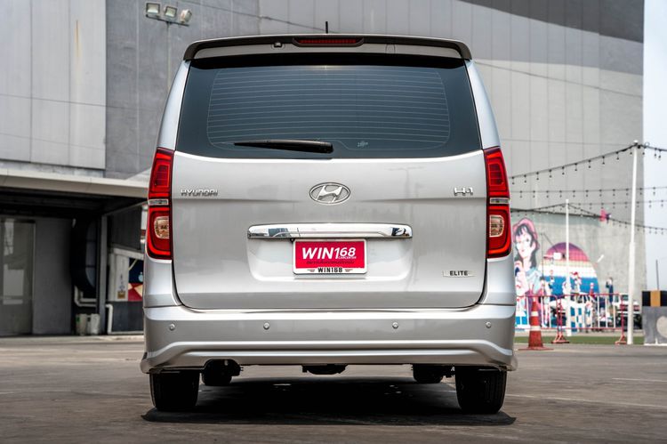 Hyundai H-1  2019 2.5 Elite Plus Van ดีเซล ไม่ติดแก๊ส เกียร์อัตโนมัติ บรอนซ์เงิน รูปที่ 3